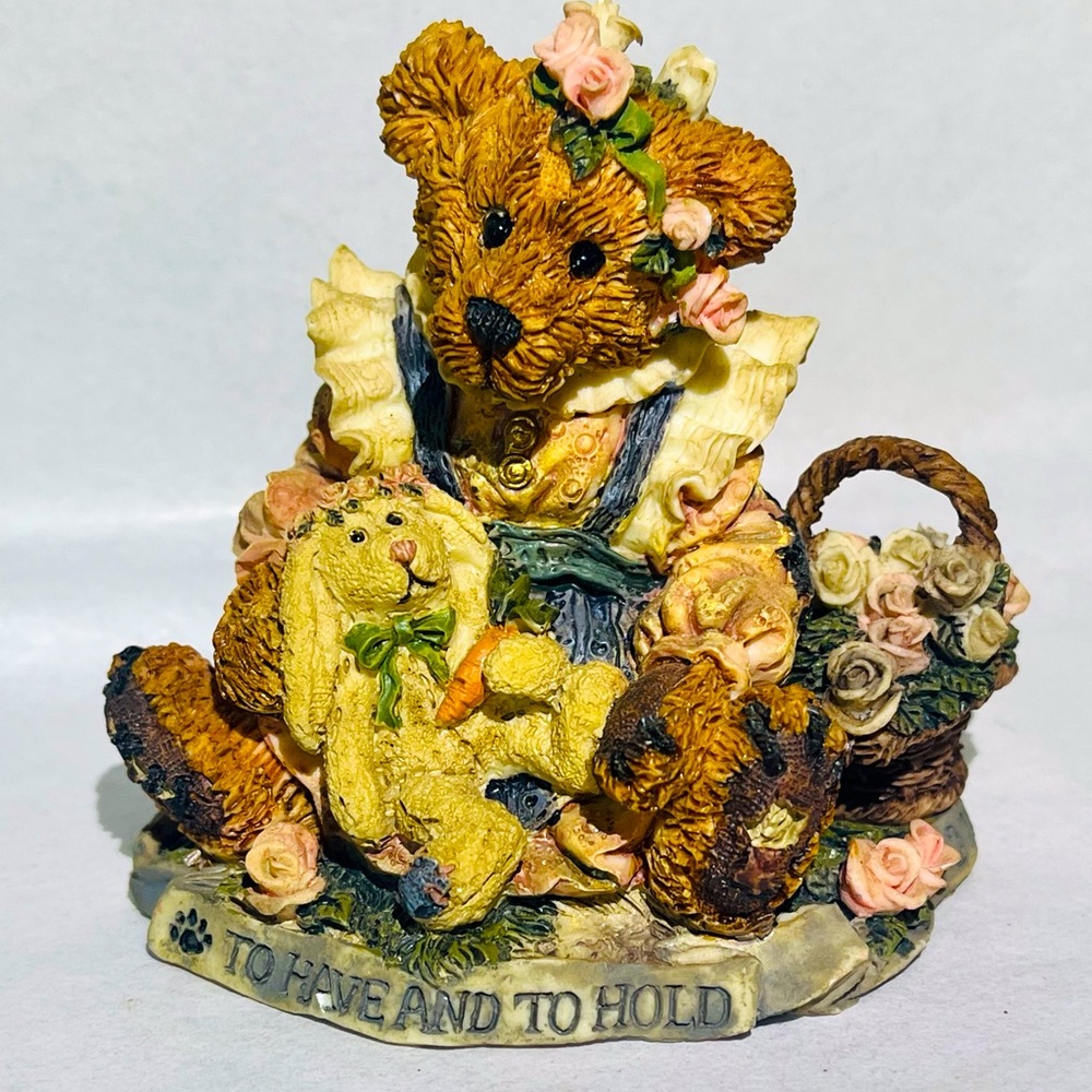 Boyd's Bears and Friends "Things are beautiful if you love them"